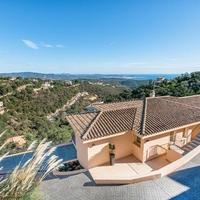 Вилла в пригороде в Испании, Каталония, Жирона, 300 кв.м.