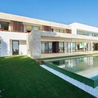 Дом в пригороде в Испании, Андалусия, 1740 кв.м.