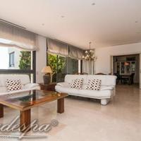 Вилла в центре города в Испании, Каталония, Эсплугес-де-Льобрегат, 510 кв.м.