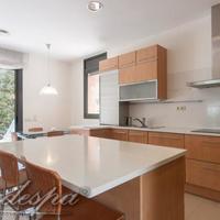 Вилла в центре города в Испании, Каталония, Эсплугес-де-Льобрегат, 510 кв.м.