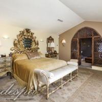 Вилла на первой линии моря/озера, в пригороде в Испании, Андалусия, 1600 кв.м.