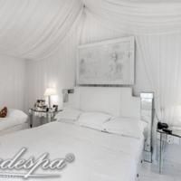 Вилла на первой линии моря/озера, в пригороде в Испании, Андалусия, 1600 кв.м.