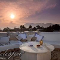 Вилла на первой линии моря/озера, в пригороде в Испании, Андалусия, 1600 кв.м.