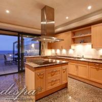 Apartment at the first line of the sea / lake, in the suburbs in Spain, Andalucia, 400 sq.m.