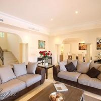 Дом в пригороде в Испании, Андалусия, 755 кв.м.