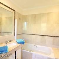 Дом в пригороде в Испании, Андалусия, 755 кв.м.