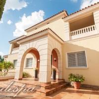 Вилла в центре города в Испании, Каталония, Эсплугес-де-Льобрегат, 418 кв.м.