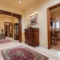 Вилла в центре города в Испании, Каталония, Эсплугес-де-Льобрегат, 418 кв.м.