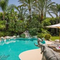 Вилла на второй линии моря/озера, в пригороде в Испании, Андалусия, 916 кв.м.