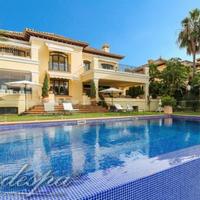 Вилла в пригороде в Испании, Андалусия, 680 кв.м.