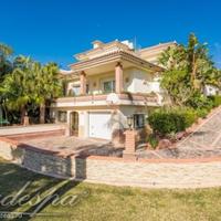 Дом в пригороде в Испании, Андалусия, 525 кв.м.