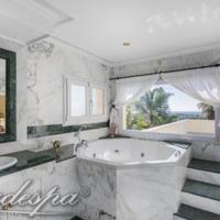 Дом в пригороде в Испании, Андалусия, 525 кв.м.