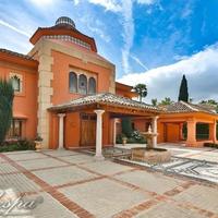 House in the suburbs in Spain, Andalucia, 1040 sq.m.