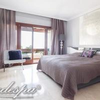 Пентхаус на первой линии моря/озера, в пригороде в Испании, Андалусия, 400 кв.м.