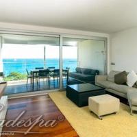 Квартира на первой линии моря/озера, в пригороде в Испании, Каталония, Жирона, 180 кв.м.