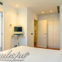 Квартира на первой линии моря/озера, в пригороде в Испании, Каталония, Жирона, 180 кв.м.