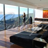 Вилла на первой линии моря/озера, в пригороде в Испании, Каталония, Жирона, 1450 кв.м.