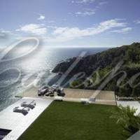 Вилла на первой линии моря/озера, в пригороде в Испании, Каталония, Жирона, 1450 кв.м.