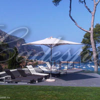 Вилла на первой линии моря/озера, в пригороде в Испании, Каталония, Жирона, 333 кв.м.