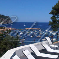 Вилла на первой линии моря/озера, в пригороде в Испании, Каталония, Жирона, 333 кв.м.