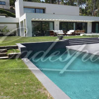 Вилла на первой линии моря/озера, в пригороде в Испании, Каталония, Жирона, 333 кв.м.