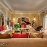 House in the suburbs in Spain, Andalucia, 1850 sq.m.