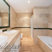 Flat at the second line of the sea / lake, in the suburbs in Spain, Andalucia, 122 sq.m.