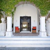 Вилла на первой линии моря/озера, в пригороде в Испании, Андалусия, 1250 кв.м.