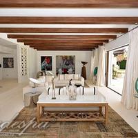 Вилла на первой линии моря/озера, в пригороде в Испании, Андалусия, 1250 кв.м.