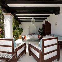 Вилла на первой линии моря/озера, в пригороде в Испании, Андалусия, 1250 кв.м.