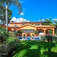 Вилла на второй линии моря/озера, в пригороде в Испании, Андалусия, 770 кв.м.