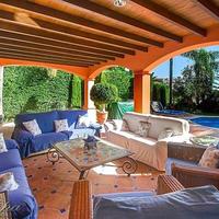 Вилла на второй линии моря/озера, в пригороде в Испании, Андалусия, 770 кв.м.