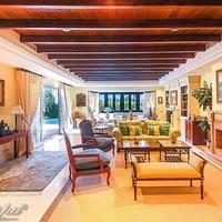 Вилла на второй линии моря/озера, в пригороде в Испании, Андалусия, 770 кв.м.