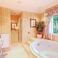 Вилла на второй линии моря/озера, в пригороде в Испании, Андалусия, 770 кв.м.