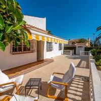 Villa in Spain, Comunitat Valenciana, Alicante, 120 sq.m.