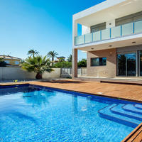 Villa in Spain, Comunitat Valenciana, Alicante, 400 sq.m.
