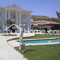House in Republic of Cyprus, Eparchia Larnakas, Larnaca, 500 sq.m.