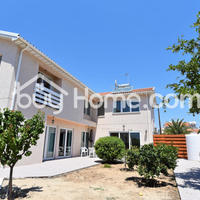 House in Republic of Cyprus, Eparchia Larnakas, Larnaca, 200 sq.m.