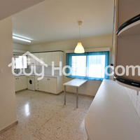 Apartment in Republic of Cyprus, Eparchia Larnakas, Larnaca, 140 sq.m.