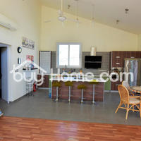 House in Republic of Cyprus, Eparchia Larnakas, Larnaca, 300 sq.m.