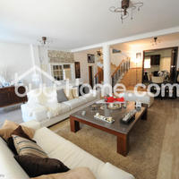 House in Republic of Cyprus, Eparchia Larnakas, Larnaca, 290 sq.m.