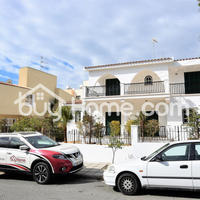 House in Republic of Cyprus, Eparchia Larnakas, Larnaca, 400 sq.m.