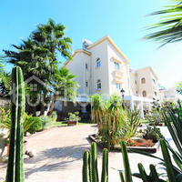 House in Republic of Cyprus, Eparchia Larnakas, Larnaca, 210 sq.m.