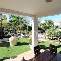 House in Republic of Cyprus, Eparchia Larnakas, Larnaca, 210 sq.m.