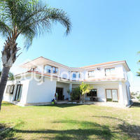 House in Republic of Cyprus, Larnaca, 460 sq.m.