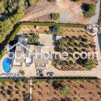 House in Republic of Cyprus, Larnaca, 420 sq.m.