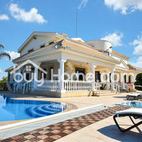 House in Republic of Cyprus, Larnaca, 420 sq.m.