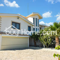 House in Republic of Cyprus, Larnaca, 420 sq.m.