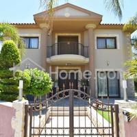 House in Republic of Cyprus, Lemesou, 340 sq.m.