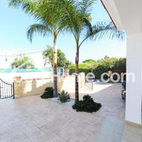 House in Republic of Cyprus, Eparchia Larnakas, Larnaca, 178 sq.m.